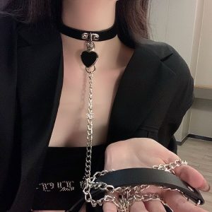 Dark Heart Choker with Leash Set